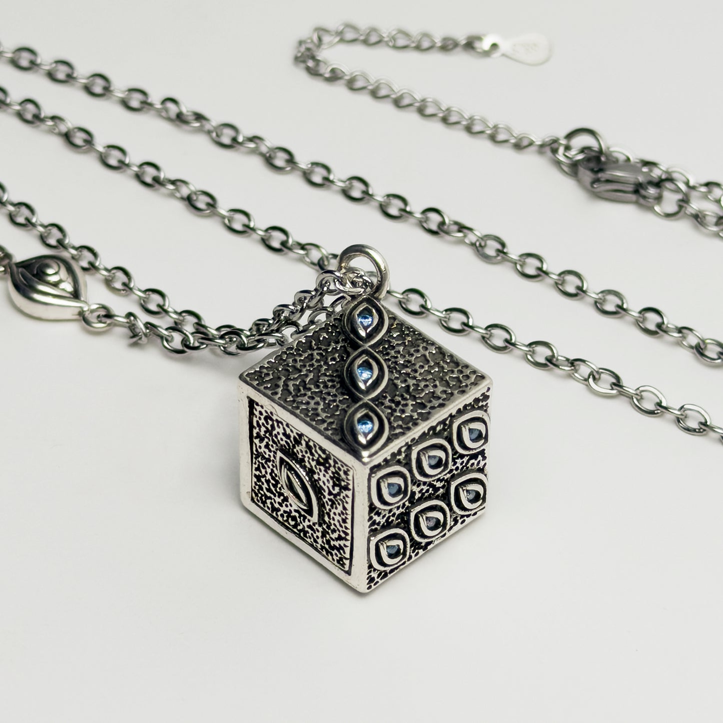 "Gokumonkyo" Necklace