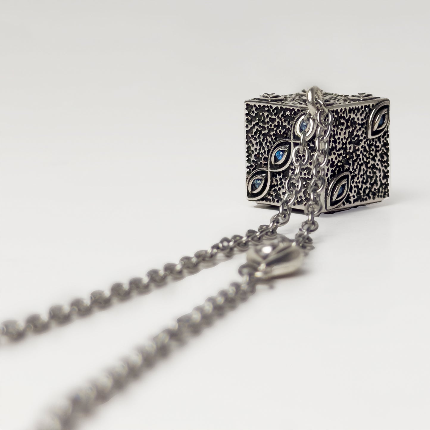 "Gokumonkyo" Necklace