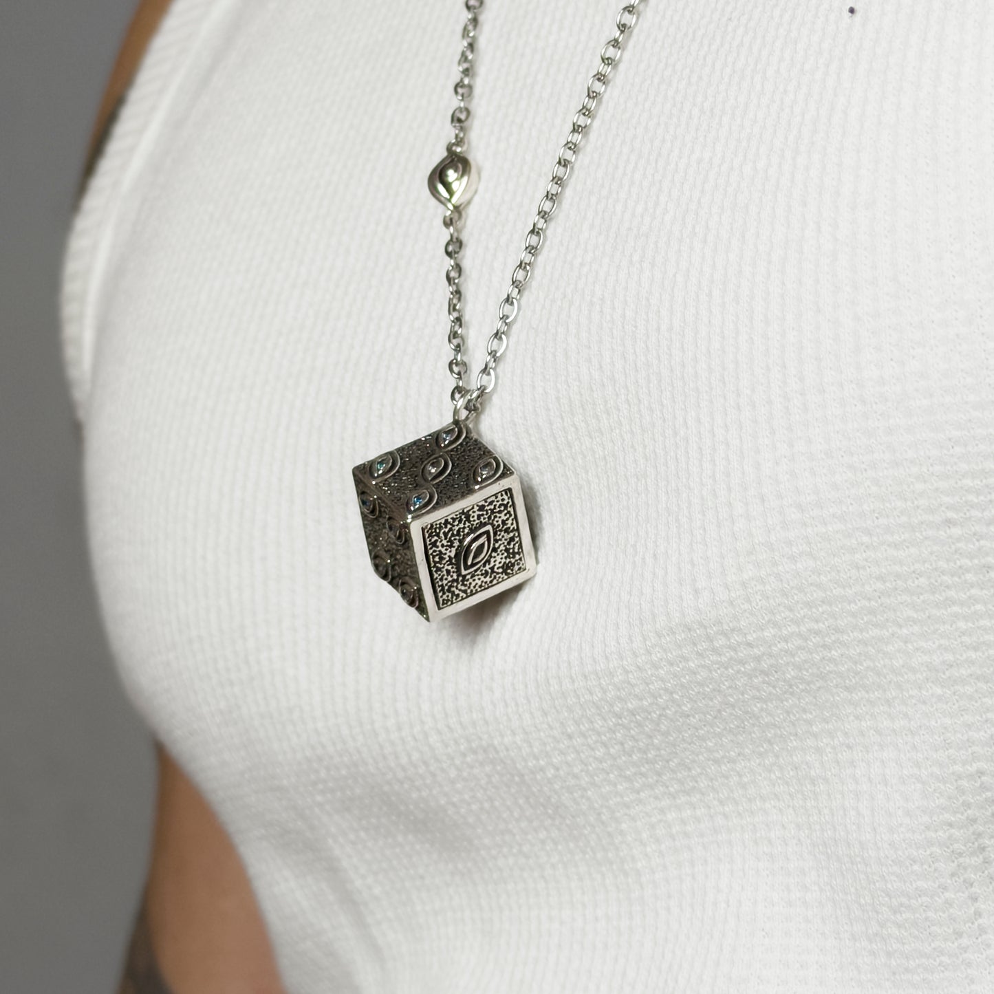 "Gokumonkyo" Necklace